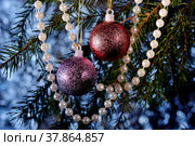 Новогодние украшения на елке. Стоковое фото, фотограф Ольга Дмитренко / Фотобанк Лори