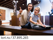 Family visiting historical museum. Стоковое фото, фотограф Яков Филимонов / Фотобанк Лори