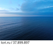 Балтийское море фото, синее море. Стоковое фото, фотограф Игорь Грейлих / Фотобанк Лори