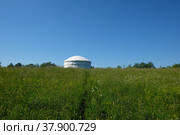 Юрта на лугу в России. Стоковое фото, фотограф Олег Зоркий / Фотобанк Лори