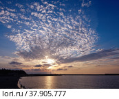 Красивый закат над морем. Пионерск (2022 год). Стоковое фото, фотограф Игорь Грейлих / Фотобанк Лори