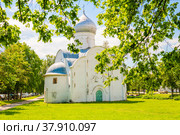 Церковь Власия на Волосовой улице. Летний день. Великий Новгород. Россия (2022 год). Редакционное фото, фотограф E. O. / Фотобанк Лори
