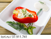 Photography of plate with pepper stuffed with brynza. Стоковое фото, фотограф Яков Филимонов / Фотобанк Лори