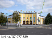 Кинотеатр "Родина". Кашира, Московская область. Россия (2021 год). Редакционное фото, фотограф Анна Карасева / Фотобанк Лори