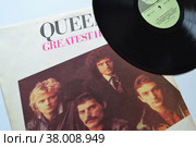 Музыкальный альбом QUEEN "Greatest Hits". Грампластинка выпущена в Болгарии, звукозаписывающая компания "Балкантон" (2022 год). Редакционное фото, фотограф александр афанасьев / Фотобанк Лори