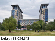 Москва, Новоясеневский проспект, дом 9, ЖК "Новоясеневский" (2022 год). Редакционное фото, фотограф Dmitry29 / Фотобанк Лори