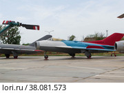 Волгоградская область, Средняя Ахтуба, Россия. Боевой самолёт, реактивный истребитель МиГ-19, на территории музея, военная авиация. (2022 год). Редакционное фото, фотограф Андрей Цыганков / Фотобанк Лори