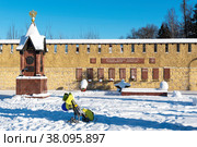 Памятник-обелиск. Мемориальный комплекс в поселке Колтуши "Вечная память землякам, погибшим в Великую отечественную войну. в Колтушах. Ленинградская область (2021 год). Редакционное фото, фотограф Александр Щепин / Фотобанк Лори