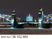 Смольный собор в створе Большеохтинского моста. Санкт-Петербург (2019 год). Редакционное фото, фотограф Александр Щепин / Фотобанк Лори