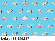 Lot of used and one clean napkins on blue background. Concept of exclusiveness, uniqueness. Trendy isometric pattern with soft shadow. Стоковая иллюстрация, иллюстратор Эдуард Слободянюк / Фотобанк Лори