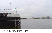 Носовая часть советской подводной лодки Б-396 «Новосибирский комсомолец» в музее истории Военно-Морского флота в Москве. На заднем плане - Северный Речной Вокзал. (2020 год). Редакционное фото, фотограф Евгений Капранов / Фотобанк Лори