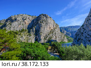 Beautiful panoramic landscape of the rocks of the Cetina River canyon. Стоковое фото, фотограф Михаил Аккуратoв / Фотобанк Лори