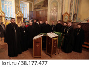 Мужской хор в день нахождения мощей преподобного Сергия Радонежского в Савинском храме (2022 год). Редакционное фото, фотограф Дмитрий Неумоин / Фотобанк Лори