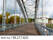 Мост Белелюбского. Боровичи, Новгородская область (2021 год). Редакционное фото, фотограф Александр Щепин / Фотобанк Лори