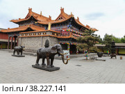 Hohhot, Inner Mongolia, China , famous Da Zhao Monastery. Да Чжао -буддистский монастырь в Хух-Хото- столице Внутренней Монголии, провинции в Китае (2018 год). Редакционное фото, фотограф Римма Тельнова / Фотобанк Лори