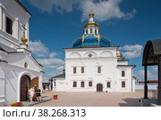 Россия, Уральский федеральный округ, Сибирь, Тюменьская область, Абалакский Свято-Знаменский монастырь, Православный мужской монастырь Русской православной церкви в Тобольской и Тюменской епархии. Расположен в селе Абалак  в 20 км от Тобольска (2018 год). Стоковое фото, фотограф Александр Циликин / Фотобанк Лори