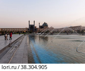 Площадь Нагш-Джахан в Эсфахане (Иран) (2022 год). Редакционное фото, фотограф Максим Гулячик / Фотобанк Лори