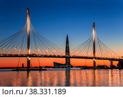 Вантовый мост и башня Лахта центра, на закате, Санкт-Петербург, Россия (2018 год). Редакционное фото, фотограф Наталья Волкова / Фотобанк Лори