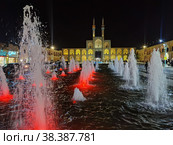Комплекс Амира Чакмага в Йезде (Иран) (2022 год). Редакционное фото, фотограф Максим Гулячик / Фотобанк Лори