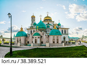 resurrection Cathedral in the new Jerusalem monastery on a Sunny summer day. Tourist attractions in Russia (2019 год). Стоковое фото, фотограф Оксана Медведева / Фотобанк Лори