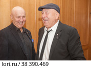 Николай Лукинский, российский артист разговорного жанра и Пеленягрэ Виктор, российский поэт и драматург (2022 год). Редакционное фото, фотограф Малышев Андрей / Фотобанк Лори