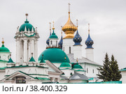 Travel to Russia. Spaso-Yakovlevsky Monastery on a cloudy day. Russia, Rostov Veliky, Yaroslavl region, golden ring. (2017 год). Стоковое фото, фотограф Photojuli / Фотобанк Лори