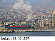 Valparaiso, Chile - 30 Dec 2019. The view on Valparaiso, Pacific coast, Chile. Редакционное фото, фотограф Сергей Стрелков / Фотобанк Лори