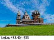 View of the wooden buildings of the Kizhi churchyard (2021 год). Редакционное фото, фотограф Михаил Аккуратoв / Фотобанк Лори