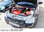 Tuned car engine of Lada 2170 Priora vehicle (2022 год). Редакционное фото, фотограф FotograFF / Фотобанк Лори