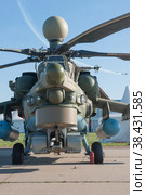 Российский учебно-боевой военный вертолет Миль Ми-28УБ «Ночной охотник» Havoc-B на Международном авиасалоне МАКС-2019, Жуковский, Россия, вид спереди. Редакционное фото, фотограф Малышев Андрей / Фотобанк Лори