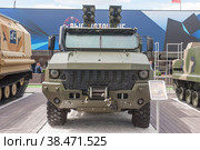 Российский самоходный противотанковый ракетный комплекс «Корнет-ЭМ» на базе шасси «Тайфун-К» на Международном военно-техническом форуме "Армия-2019" в парке "Патриот", вид спереди. Редакционное фото, фотограф Малышев Андрей / Фотобанк Лори