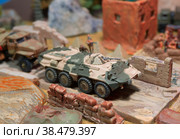 Творчество для детей и взрослых, собранные масштабные модели военной техники, модель бронетранспортёра БТР-80, хобби для вас, военная игра (2022 год). Редакционное фото, фотограф Андрей Цыганков / Фотобанк Лори