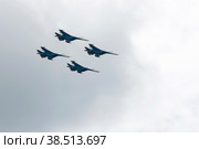 Россия. Санкт-Петербург. Авиационное военное шоу. Выступление авиационных групп в честь Дня Победы. Russia. Saint-Petersburg. Aviation military show. Performance of aviation groups in honor of the Victory Day. (2016 год). Редакционное фото, фотограф Алексей Смышляев / Фотобанк Лори