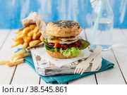 Italian Style Turkey Burger. Стоковое фото, фотограф Татьяна Ворона / Фотобанк Лори