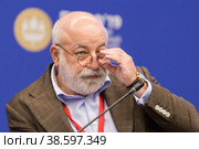 Россия. Санкт-Петербург. XXIII Петербургский международный экономический форум 2019. Участники ПМЭФ-2019. Председатель совета директоров компании Ренова Виктор Вексельберг. Russia. Saint-Petersburg. XXIII St. Petersburg International Economic Forum 2019. SPIEF 2019 participants. Chairman of the Board of Directors of Renova Viktor Vekselberg. Редакционное фото, фотограф Алексей Смышляев / Фотобанк Лори