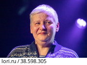 Россия. Санкт-Петербург. Фестиваль Тропы АнТропа в клубе Время N. Музыкант Алексей Вишня на концерте в честь дня рождения Андрея Тропилло. Russia. Saint-Petersburg. AnTropa Trail Festival at the Time N Club. Musician Alexey Vishnya at a concert in honor of the birthday of Andrei Tropillo. (2021 год). Редакционное фото, фотограф Алексей Смышляев / Фотобанк Лори