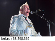 Россия. Санкт-Петербург. Олег Гаркуша. Российский рок-музыкант, певец Олег Гаркуша, группа Аукцыон. Russia. Saint-Petersburg. Oleg Garkusha. Russian rock musician, singer Oleg Garkusha, band Auktsyon. (2018 год). Редакционное фото, фотограф Алексей Смышляев / Фотобанк Лори