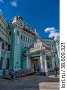 Belorussky Vokzal railway station in Moscow (2019 год). Редакционное фото, фотограф Анна Кривицкая / Фотобанк Лори