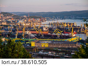 ПАО "Мурманский морской торговый порт" (2019 год). Редакционное фото, фотограф Ирина Здаронок / Фотобанк Лори