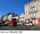 Volvo FH 540 на Светланской улице во Владивостоке зимой (2022 год). Редакционное фото, фотограф Овчинникова Ирина / Фотобанк Лори