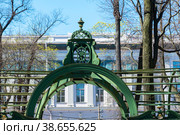 Арка галереи Летнего сада. Санкт-Петербург (2018 год). Редакционное фото, фотограф Александр Щепин / Фотобанк Лори