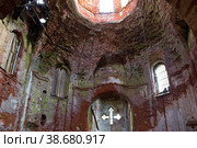 Разрушенный храм Иверской иконы Божией Матери. Деревня Лыкошино, Тверская область, Россия (2019 год). Стоковое фото, фотограф Pukhov K / Фотобанк Лори