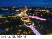 Нижний Новгород ночью. Чкаловская лестница. Вид с воздуха. Nizhny Novgorod at night. Chkalovskaya staircase. Aerial view. (2022 год). Редакционное фото, фотограф Евгений Романов / Фотобанк Лори
