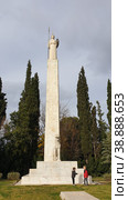 Statue of Minerva (Athens). Афина (Минерва) Парфенос. Парк Марсово поле, или Педион-ту-Ареос. Pedion tou Areos Park (Field of Mars). Афины. Аттика. Греция (2023 год). Редакционное фото, фотограф lana1501 / Фотобанк Лори