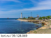 Sea landscape with a view of the white lighthouse (2018 год). Стоковое фото, фотограф Виктория Кольцова / Фотобанк Лори