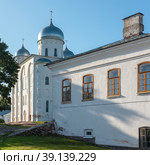 Георгиевский собор и Орловский корпус. Свято-Юрьева монастыря. Великий Новгород (2019 год). Стоковое фото, фотограф Александр Щепин / Фотобанк Лори