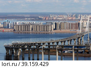 Санкт-Петербург. Западный скоростной диаметр (ЗСД). Транспортная эстакада в дельте Невы и мост над Корабельным фарватером. (2021 год). Стоковое фото, фотограф Александр Тарасенков / Фотобанк Лори