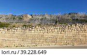Улица Triq Ghajn Qasab. Надур (Nadur). Остров Гоцо (Gozo). Мальта (2023 год). Стоковое фото, фотограф lana1501 / Фотобанк Лори