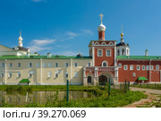 Надвратная церковь Преображения Господня Николо-Пешношского монастыря.  Московская область (2019 год). Стоковое фото, фотограф Pukhov K / Фотобанк Лори
