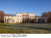 Estate of the Leuchtenberg Sergievka (2022 год). Стоковое фото, фотограф Юлия Бабкина / Фотобанк Лори